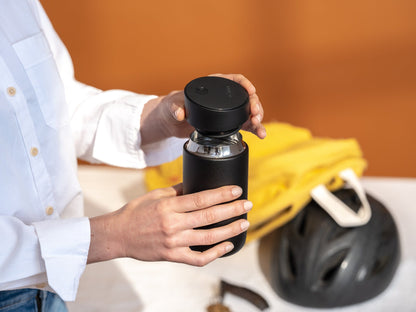 Fellow Thermobecher Carter Move Mug mit Slide-Lock Funktion, Kaffeebecher (Matte Black,354ml) - Coffee Annan 